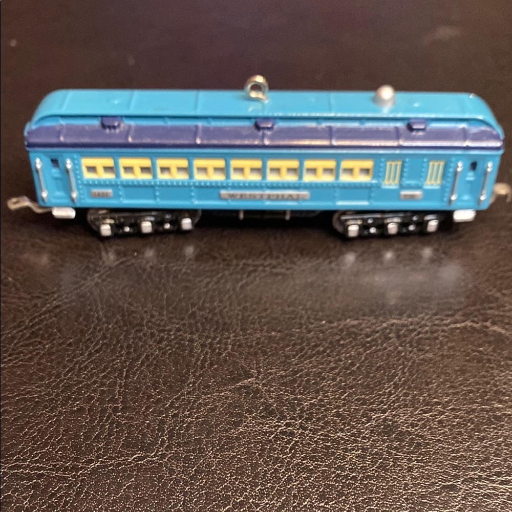 Lionel Blue Comet Passenger Car Lighted Vintage Hallmark Ornament Rare 2002